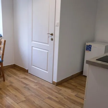 Jokai 19 Vendeghaz Apartment